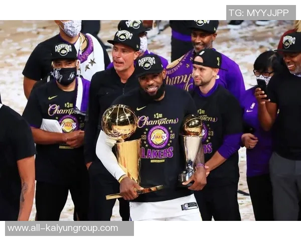 詹姆斯称小杰伦约翰逊2021届首轮秀实力惊人引发热议